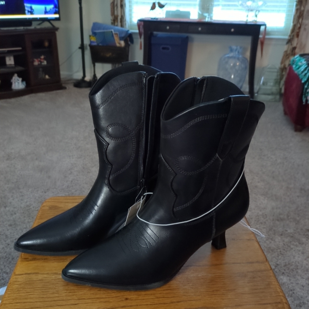 Women's Black Leather Boots.Black Heeled Boot Size 10 Memory Foam Faux leather